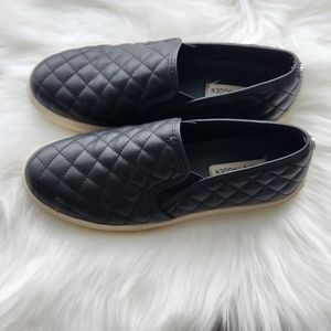 Steve Madden Ecentrcq Quilted Slip On Sneaker Black Size 7.5